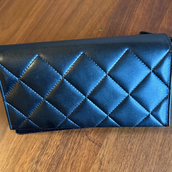 CHANEL - authentic -  Black Sunglasses with Gold Details - Picture 7 of 7